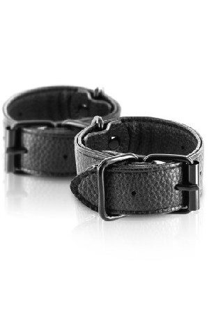 Tentation leather cuffs